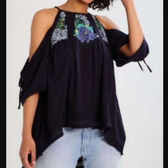 Free People Fast Times Peasant Top Cold Shoulder Embroidered Navy Blue Small NWT - Picture 10 of 10